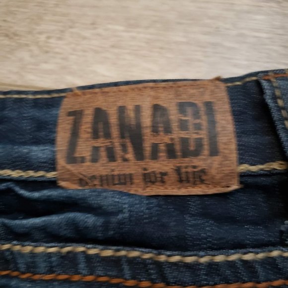 Zanadi Jewel Studded Whisker Fade Cut Off Jean Shorts 16 - Picture 4 of 6